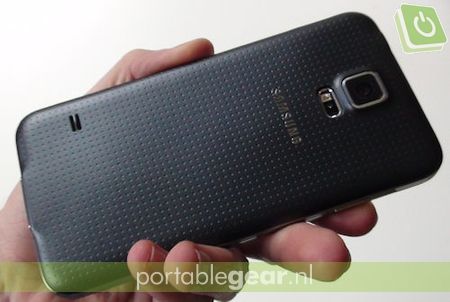 Samsung Galaxy S5: plastic backcover met putjes-relief
